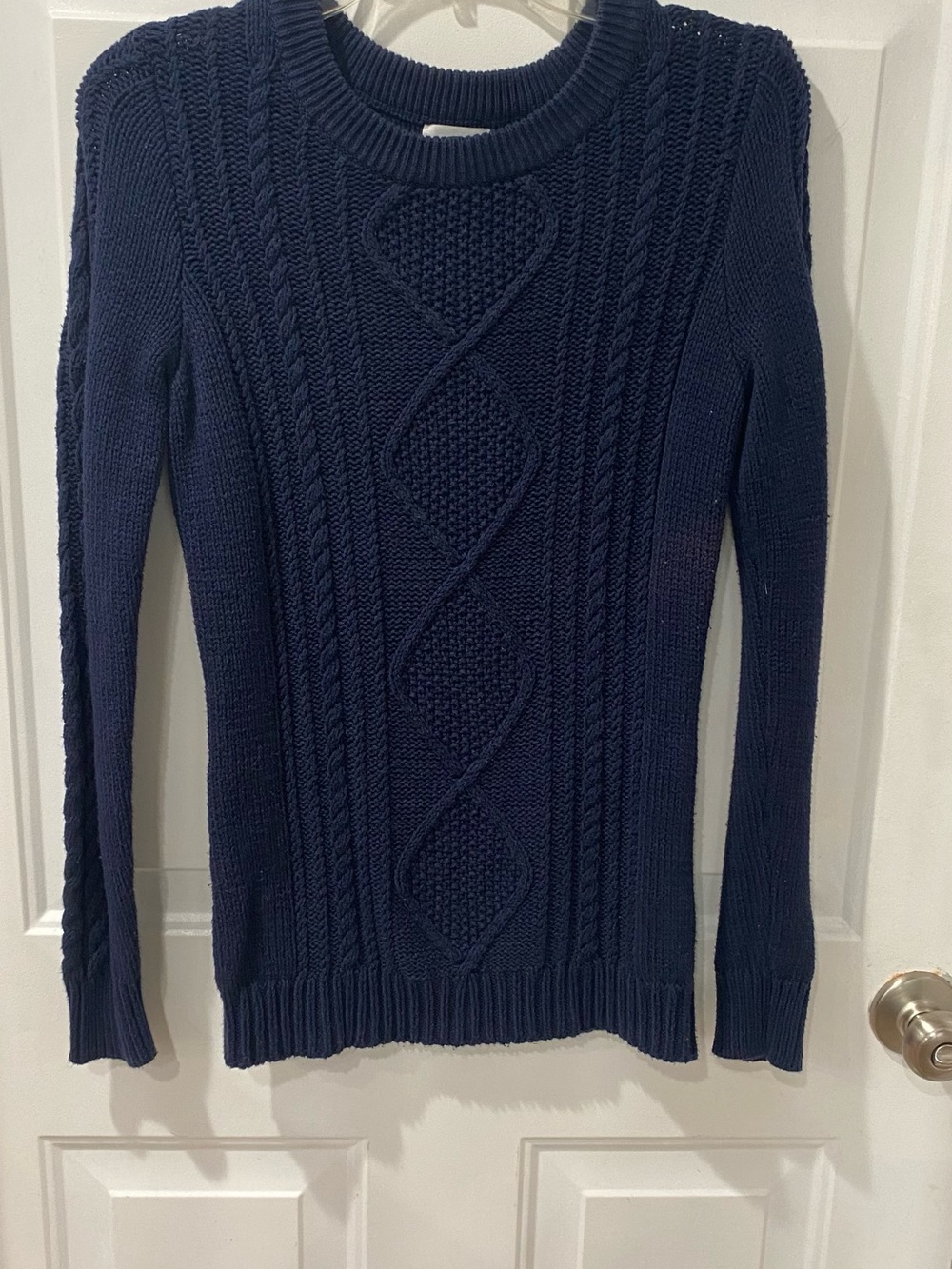 Classic Cable Knit Crewneck Sweater - Navy women’s small